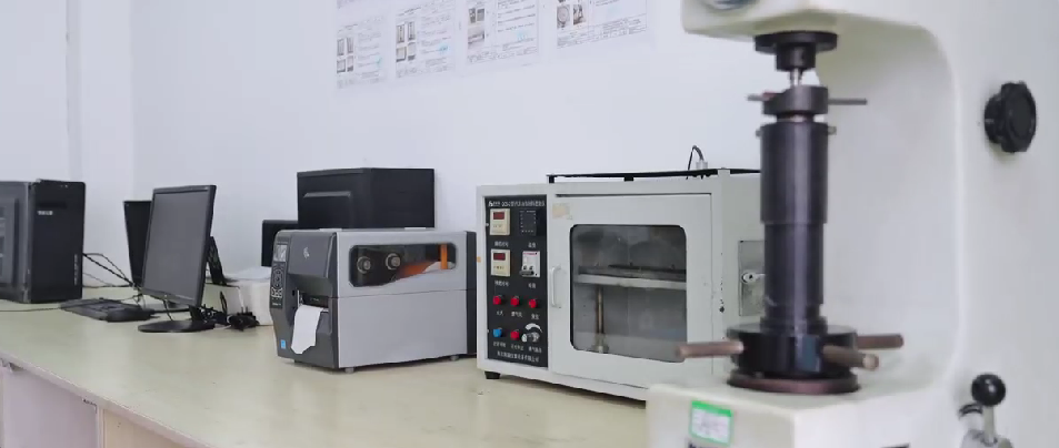 Renouveau pour un nouveau voyage, qualité pour l'avenir — La mise à niveau complète de BEWELL garantit la sécurité des voyages des enfants grâce à une triple innovation en matière d'usine, de talent et de technologie