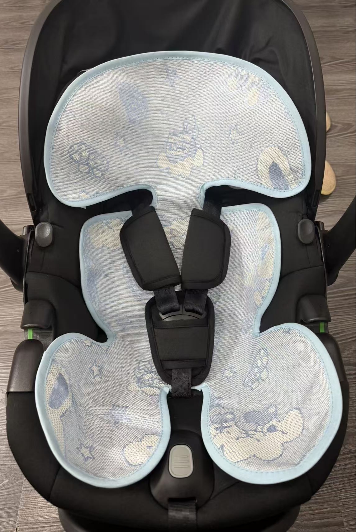 Sécurité des sièges d'auto d'été : comment garder votre bébé au frais et en sécurité