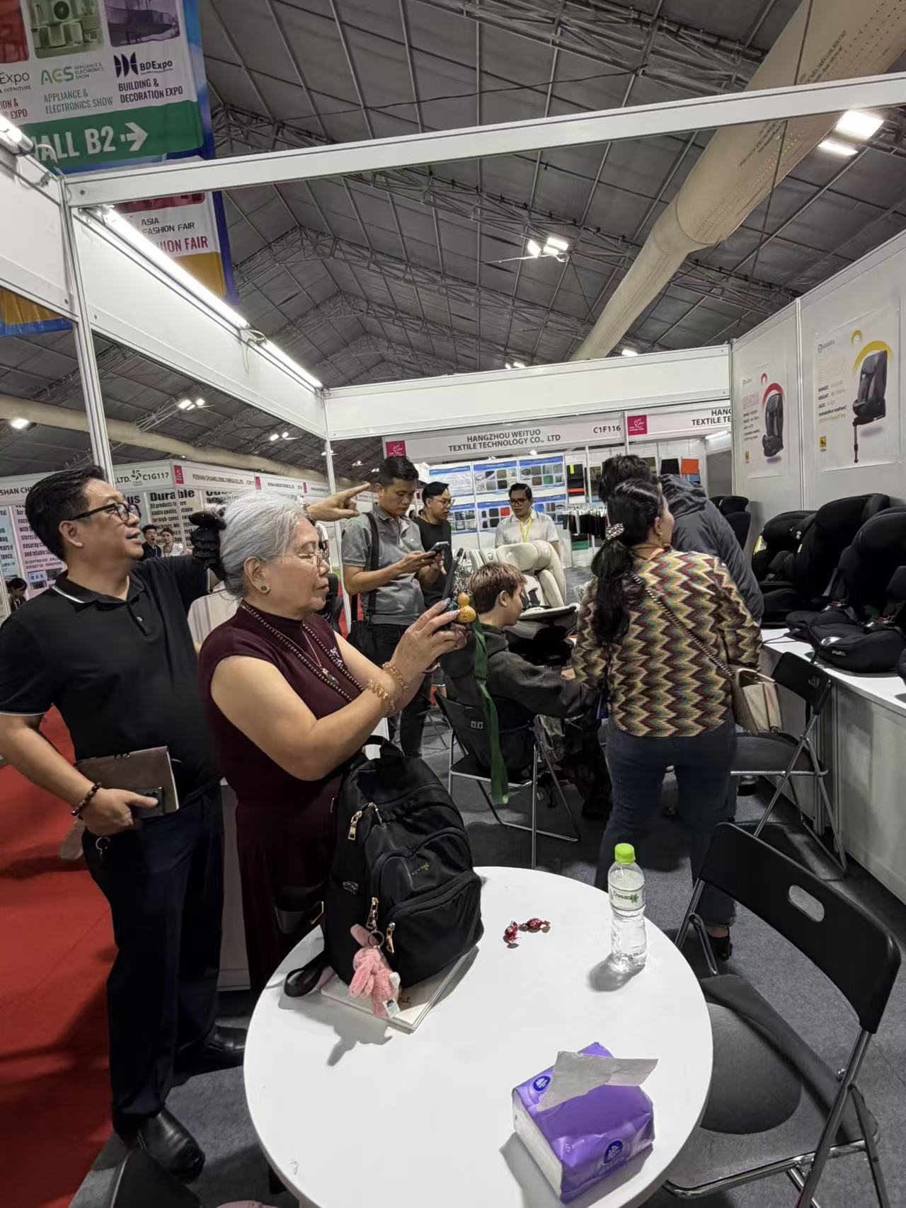 Pénétrer en profondeur le marché vietnamien et saisir les opportunités de l'industrie - L'exposition BEWELL au Vietnam s'est terminée avec succès, ouvrant un nouvel océan bleu pour les sièges de sécurité pour enfants au Vietnam